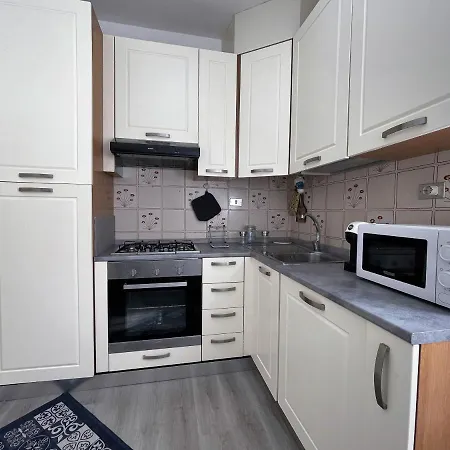 Apartment Stefano's Guests House: 2 Bedrooms & Parking In