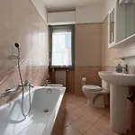 Stefano's Guests House: 2 Bedrooms & Parking In